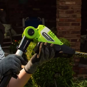 Earthwise LPHT12022 20 in. 20V Lithium-Ion Cordless Pole Hedge Trimmer - 2 Ah Battery and Charger Included